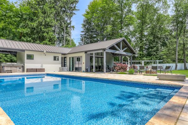 Exterior, Pool