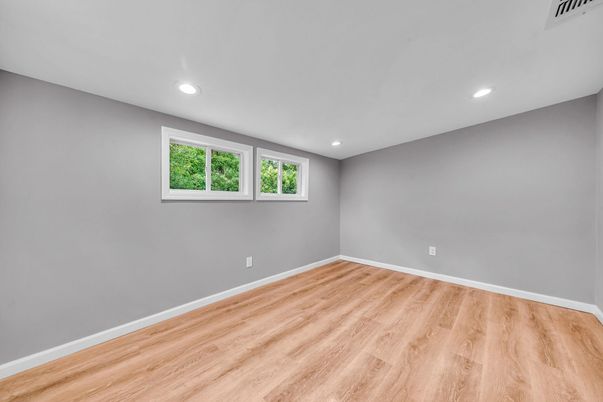 Empty room, Interior, Recessed Lighting, Wood Texture Flooring