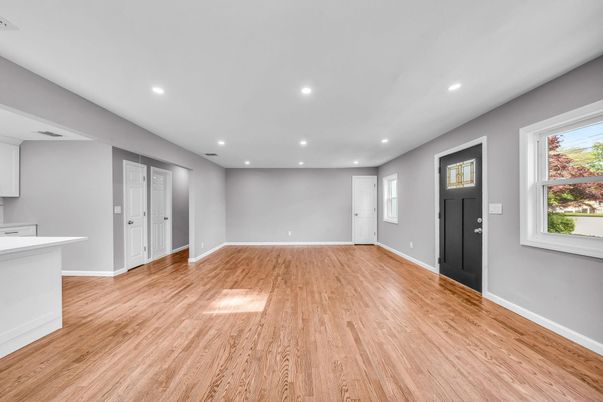 Empty room, Interior, Recessed Lighting, Wood Texture Flooring