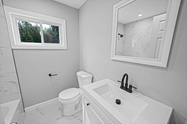 Bathroom, Interior, Marble, Marble Walls, Recessed Lighting