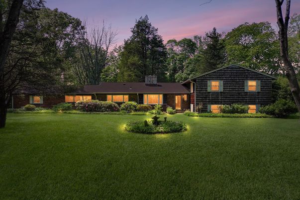 Backyard, Exterior, Facade, Split Level