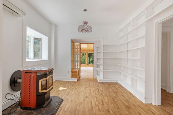 Interior, Pendant Lights, Wood Texture Flooring