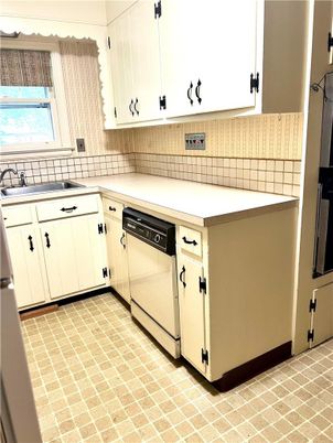 Interior, Kitchen, Tile Countertops