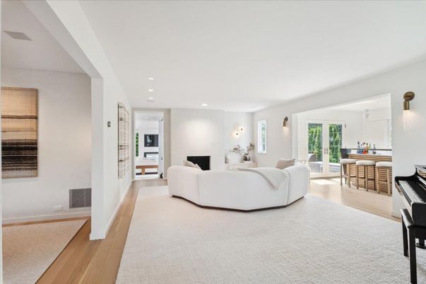 Interior, Living room, Piano, Recessed Lighting, Wood Texture Flooring