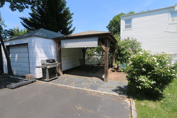 Detached Garage, Exterior