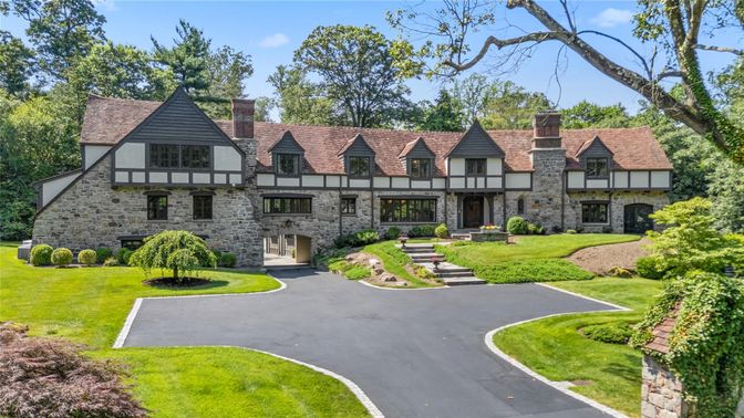Backyard, Exterior, Facade, Tudor Revival