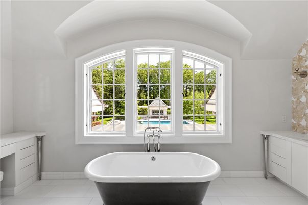 Bathroom, Free Standing Baths, Interior