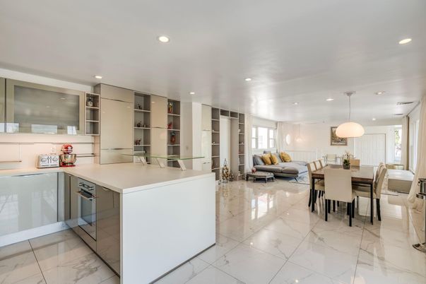 Dining room, Interior, Kitchen, Living room, Marble, Pendant Lights, Recessed Lighting