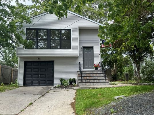 Attached, Exterior, Facade, Raised Ranch