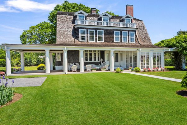 Exterior, Facade, Cape Cod