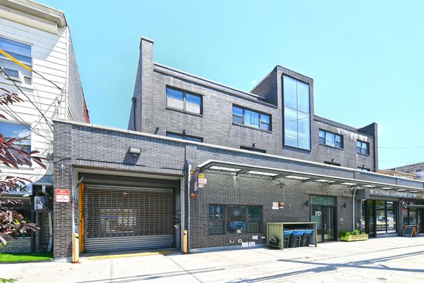 Attached, Exterior, Facade, Brick Facade, Rowhouse