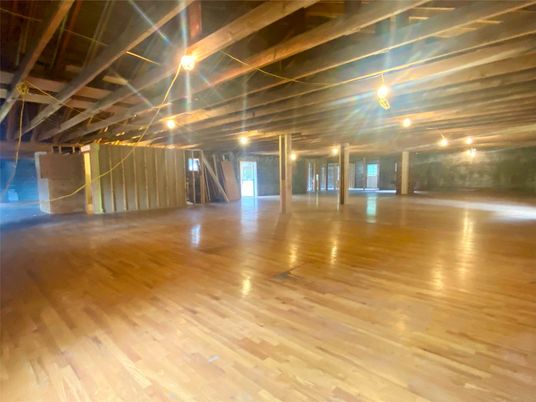 Empty room, Interior, Wooden Beams, Wood Texture Flooring