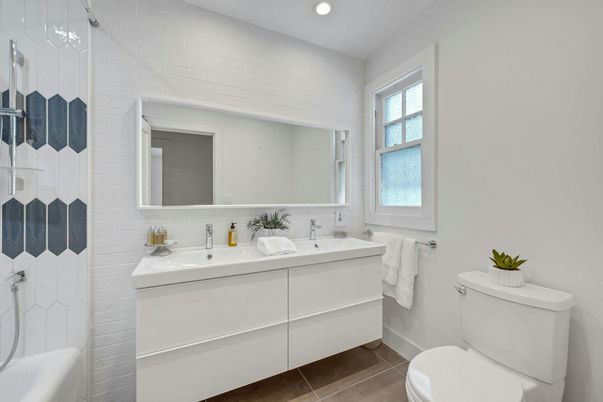 Bathroom, Dual Sink Vanities, Interior, Recessed Lighting
