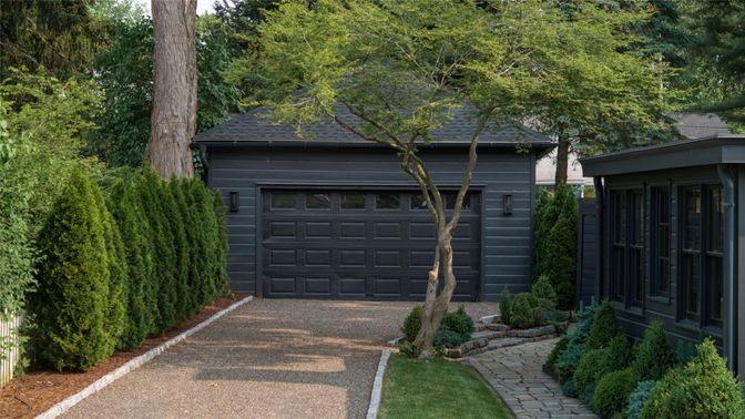 Detached Garage, Exterior