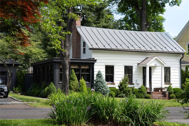 Exterior, Facade, Farmhouse