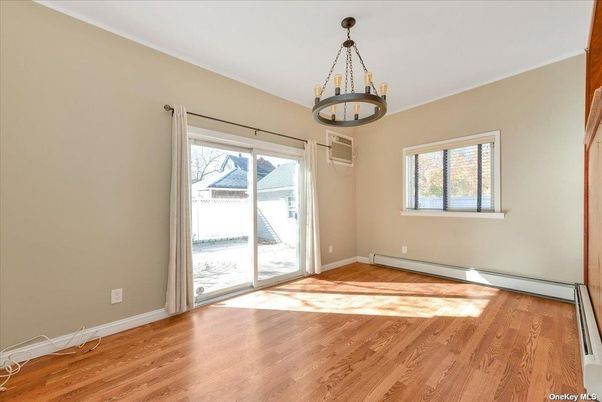 Empty room, Interior, Pendant Lights, Wood Texture Flooring