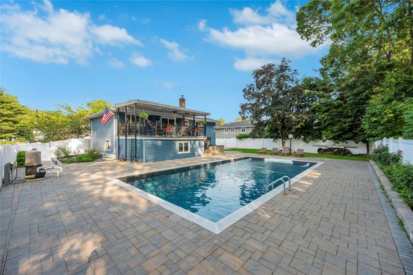 Exterior, Pool