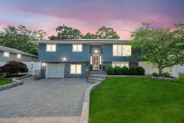 Attached, Exterior, Facade, Brick Facade, Raised Ranch