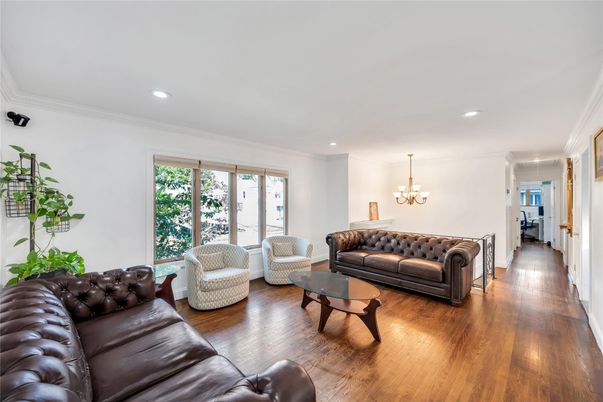 Chandelier, Interior, Living room, Recessed Lighting, Wood Texture Flooring