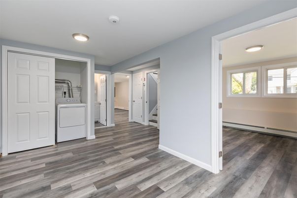 Interior, Utility Closets, Washer, Wood Texture Flooring