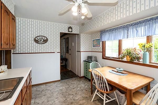 Dining room, Interior