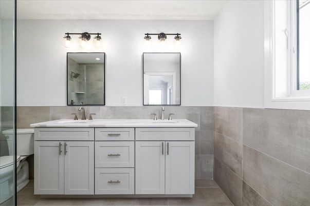 Bathroom, Dual Sink Vanities, Interior