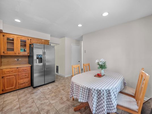 Dining room, Interior, Kitchen, Recessed Lighting, Stainless Steel Appliances