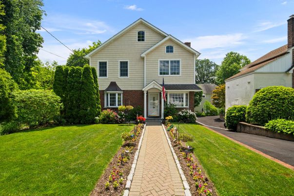 Exterior, Facade, Brick Facade, Farmhouse