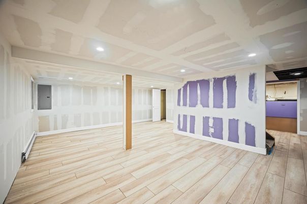 Empty room, Interior, Recessed Lighting, Wood Texture Flooring