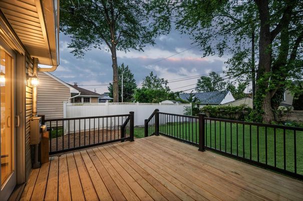 Exterior, Wood Texture Flooring