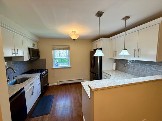 Interior, Kitchen, Pendant Lights, Wood Texture Flooring