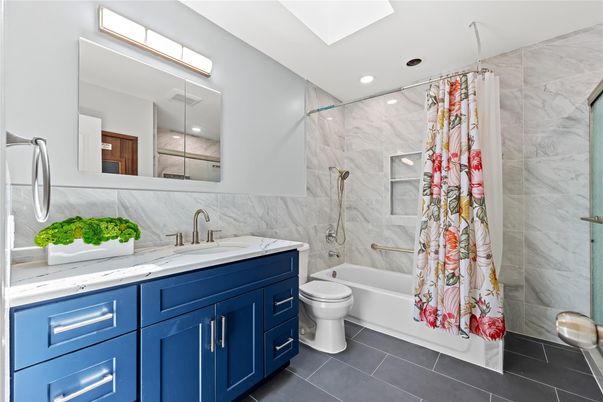 Bathroom, Interior, Marble Walls, Recessed Lighting