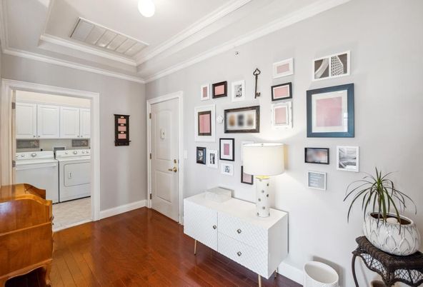 Interior, Washer, Wood Texture Flooring