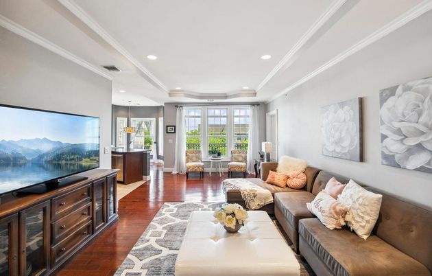 Interior, Living room, Pendant Lights, Recessed Lighting, Wood Texture Flooring