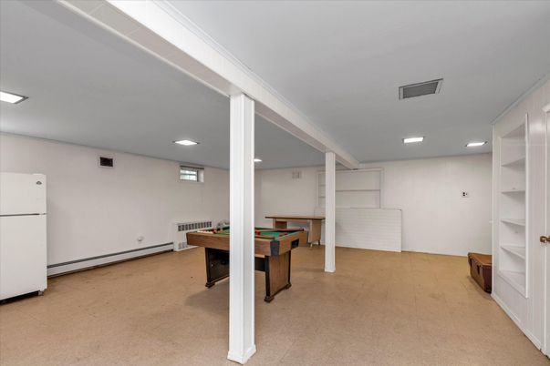 Billiard Table, Game Room, Interior, Recessed Lighting