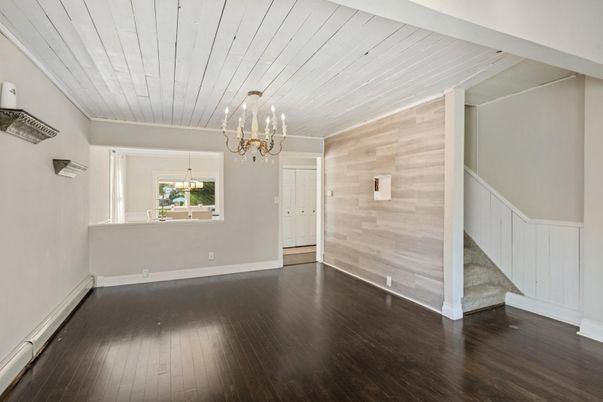 Chandelier, Empty room, Interior, Wood Texture Flooring, Wooden Walls