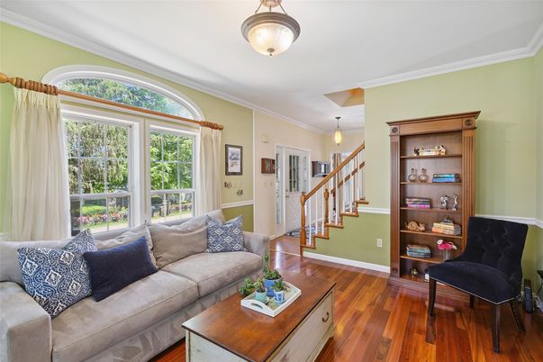 Interior, Living room, Pendant Lights, Wood Texture Flooring