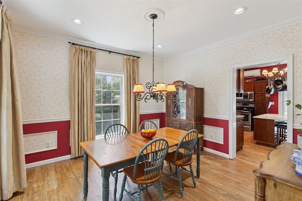Chandelier, Dining room, Interior, Kitchen, Recessed Lighting, Wood Texture Flooring