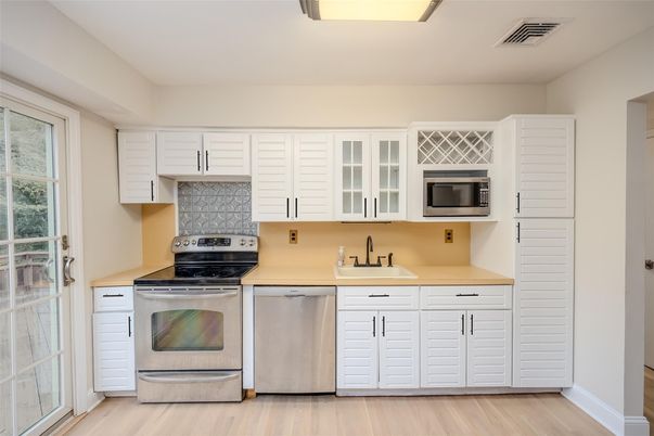 Interior, Kitchen, Stainless Steel Appliances, Wood Texture Flooring
