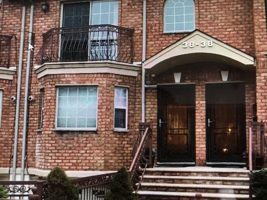 Exterior, Facade, Brick Facade, Rowhouse