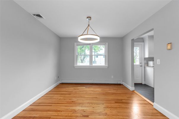 Empty room, Interior, Pendant Lights, Wood Texture Flooring