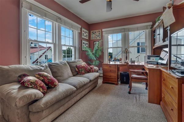 Home Office, Interior