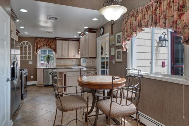 Dining room, Interior, Kitchen, Recessed Lighting