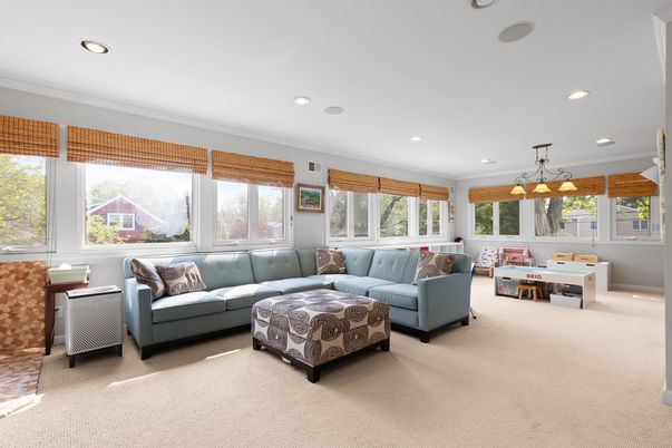 Dining room, Interior, Living room, Pendant Lights, Recessed Lighting