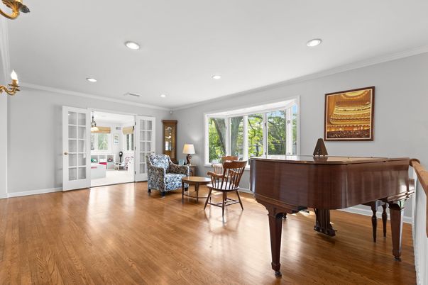 Interior, Living room, Piano, Recessed Lighting, Wood Texture Flooring