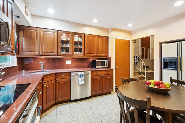 Dining room, Interior, Kitchen, Recessed Lighting, Stainless Steel Appliances
