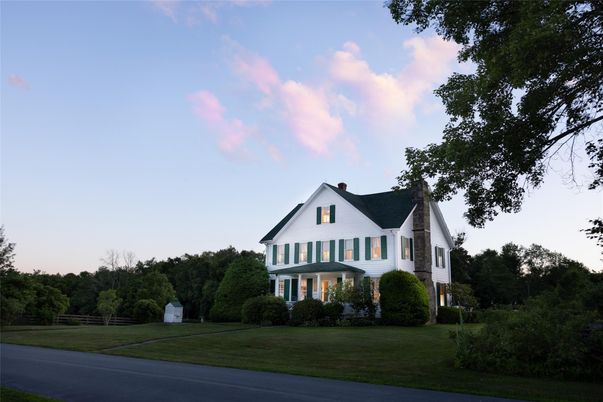 Exterior, Facade, Farmhouse
