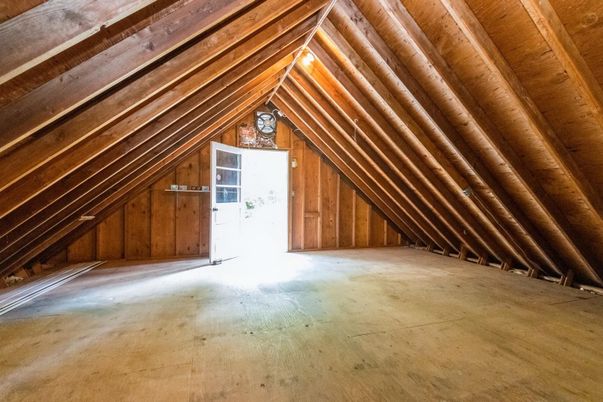 Empty room, Interior, Wooden Beams, Wooden Ceilings, Wooden Walls