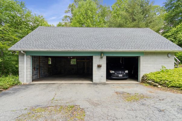 Detached Garage, Exterior
