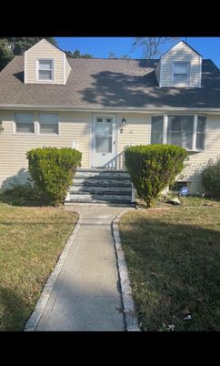 Exterior, Facade, Cape Cod